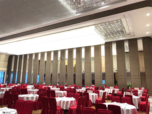 1200 mm de largeur Murs de séparation pliables Isolation acoustique pour les centres d'exposition