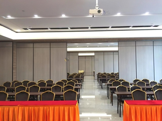 Murs de séparation pliables réglables en hauteur, mobiles pour les banquets