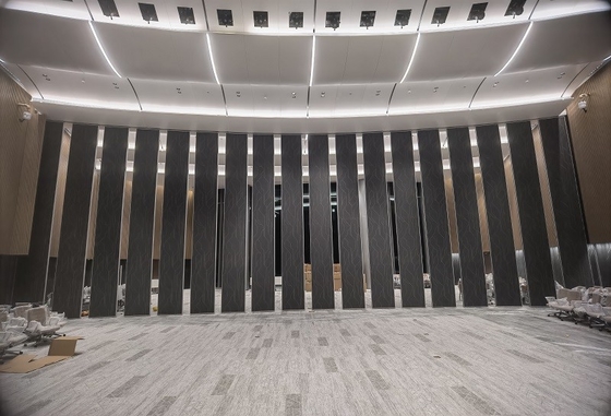 Installation facile Partitions de salle de conférence durables pour la vie privée